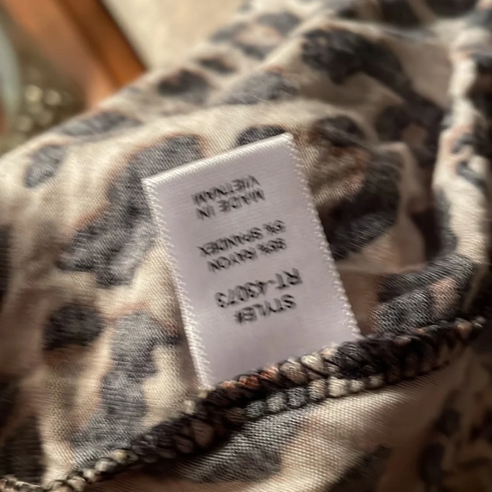 🚫SOLD🚫 Reversible Cheetah Tank Top 🐆 - Picture 8 of 13